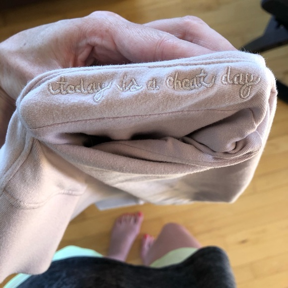 Lululemon go forward pullover *porcelain pink* - Picture 6 of 7